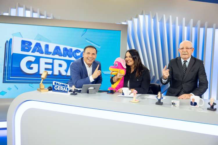 A Hora da Venenosa ultrapassa a Sessão da Tarde e lidera por alguns minutos na audiência