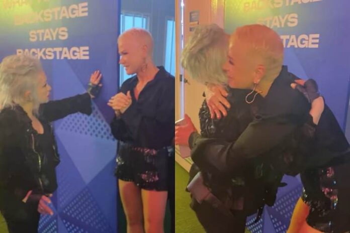 Xuxa Meneghel e Cyndi Lauper Xuxa Meneghel e Cyndi Lauper se encontrando após o pedido da apresentadora brasileira (Reprodução: Instagram)