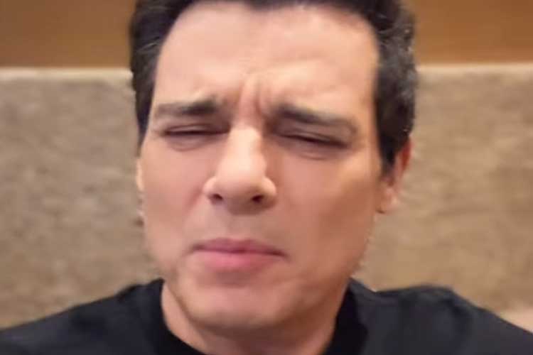 Celso Portiolli tem surpresa após mandar dar banho em cachorra no pet: ‘Por que?’