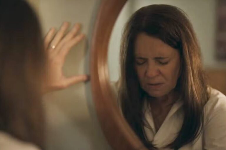 Mania de Você: Mavi se vinga e interna Mércia em clínica psiquiátrica