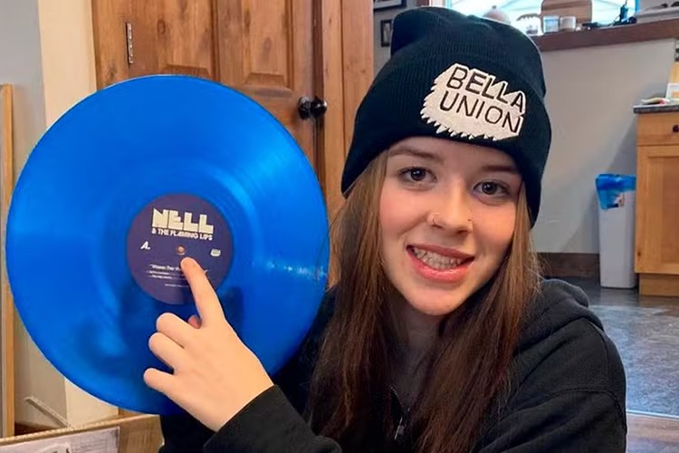 Mundo da música em choque! Morre Nell Smith, cantora prodígio, aos 17 anos