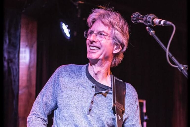 Morre Phil Lesh, ex-baixista e cofundador da banda Grateful Dead, aos 84 anos