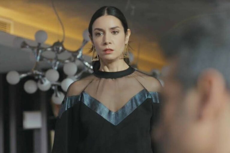 Força de Mulher: Piril fica desesperada ao flagrar Sarp com pasta secreta em mãos