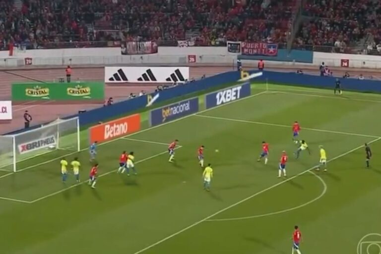 Seleção Brasileira evita vexame histórico e vence o Chile pelas Eliminatórias da Copa