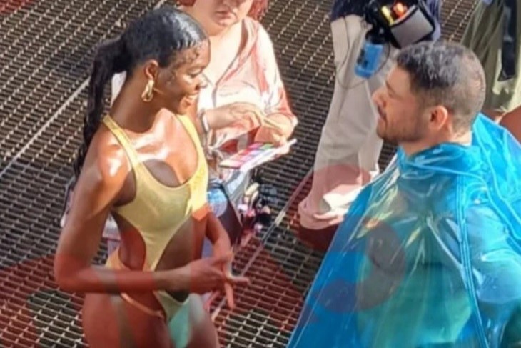 Bella Campos e Cauã Reymond em gravação de Vale Tudo