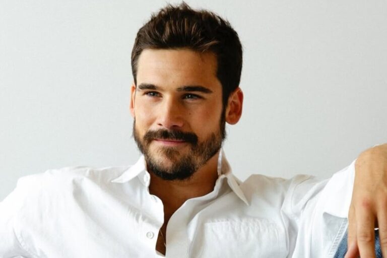 Nicolas Prattes comemora morte de Rudá, seu personagem em Mania de Você: “Livre estou”