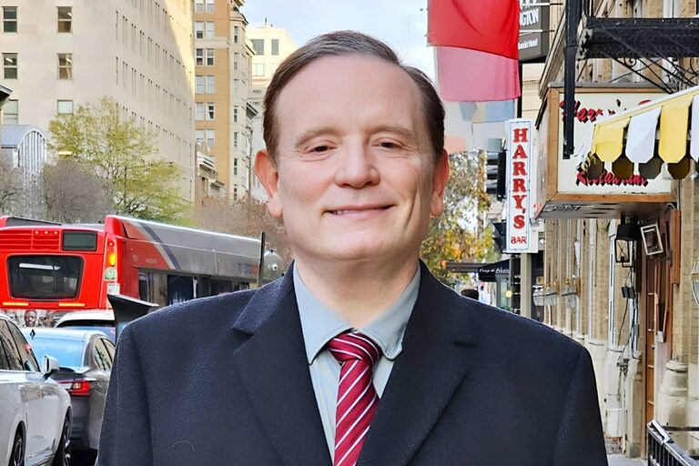 Área VIP 25 Anos! “Trabalho de excelência”, destaca Roberto Cabrini ao parabenizar o portal Área VIP