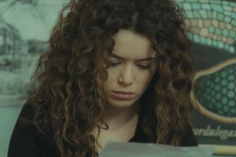 Força de Mulher: Sirin tenta avisar Bahar que Sarp está vivo, mas é perseguida e ameaçada