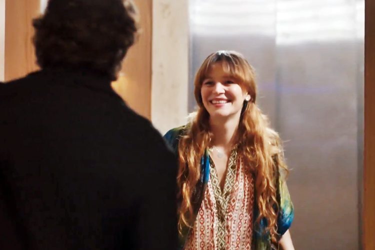 Mania de Você: Filipa invade casamento de Rudá e Viola e deixa todos chocados