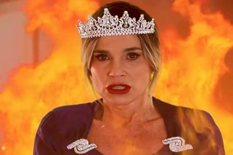 Flávia Alessandra recria cena icônica de Cristina em ‘Alma Gêmea’ e apresenta novo final