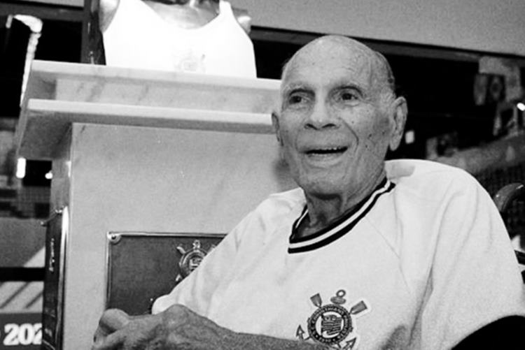 Morre Amaury Pasos, ídolo do basquete brasileiro, aos 89 anos