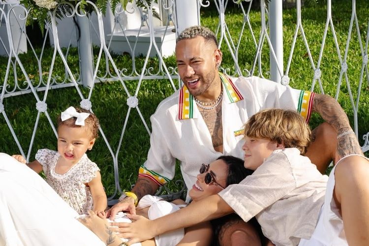 Saiba como Bruna Biancardi manteve gravidez discreta de Neymar até o anúncio oficial