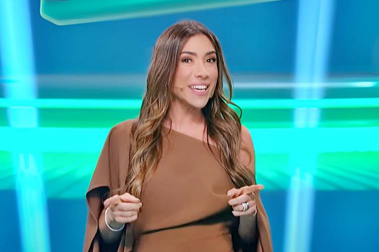 Patrícia Abravanel pretende ser a ‘rainha dos domingos’? Apresentadora não se esquiva e abre o jogo