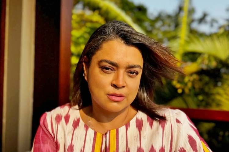 Preta Gil retorna ao Brasil e tem data da cirurgia de remoção dos tumores adiada