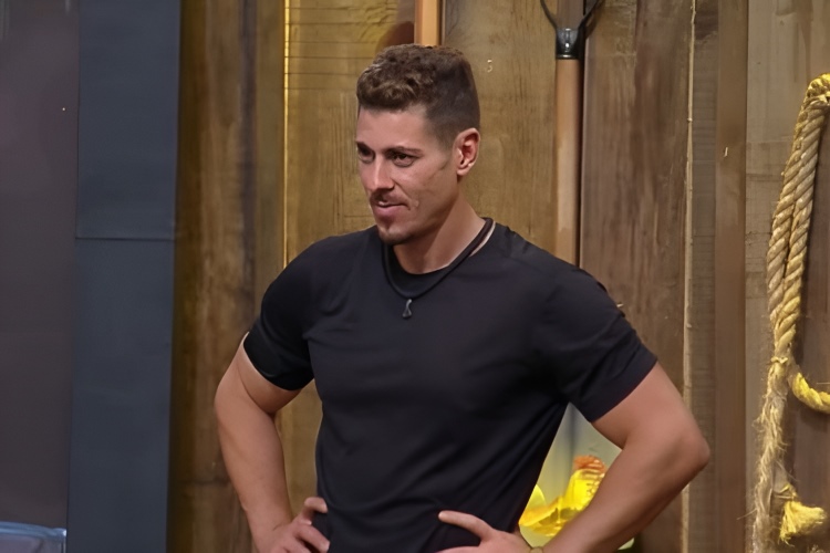 A Fazenda 16: Sacha provoca Flora após ser criticado: “Não aguenta uma semana no touro”