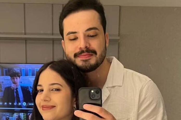 Yasmin Medes, filha da cantora Joelma, e Neto Alcântara Yasmin Medes, filha da cantora Joelma, e Neto Alcântara