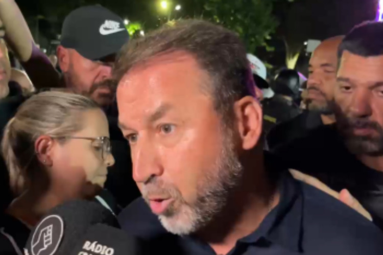 Votação do impeachment de Augusto Melo é suspendida pelo Conselho do Corinthians
