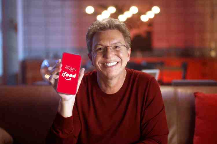 Boninho aparece na Globo em noite de estreia do BBB25 como garoto-propaganda