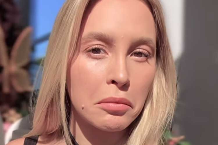 Pés de Carla Diaz viram assunto na web e atriz reage: ‘Tô falando’