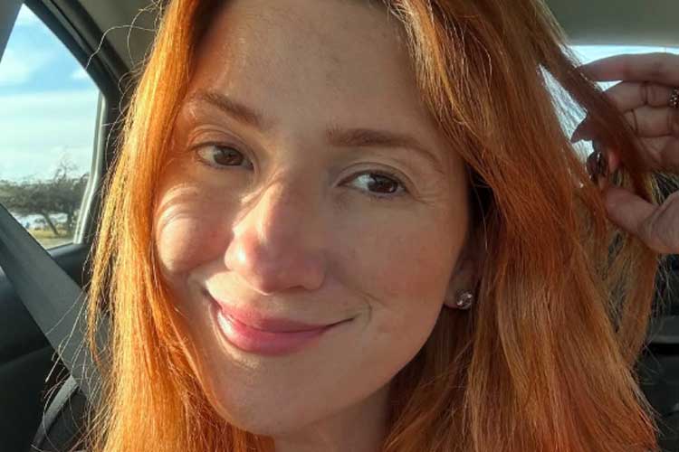 Dani Calabresa exibe barriga após anunciar primeira gravidez: ‘Brotinho tá crescendo’