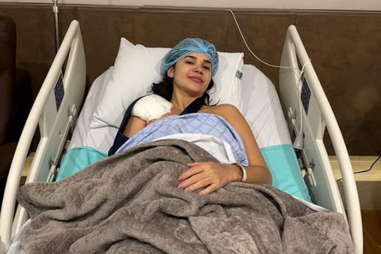 Gizelly Bicalho, após A Fazenda na Record, passa por cirurgia devido a grave lesão