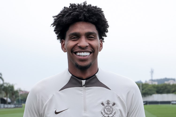 Dorival Jr. comunica perda de Hugo Souza no Corinthians