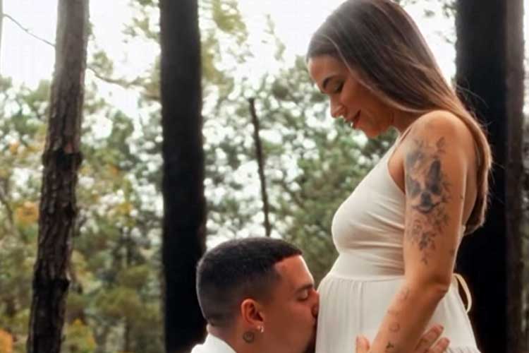 Após perder o bebê aos 9 meses de gestação, influenciadora anuncia gravidez de gêmeos