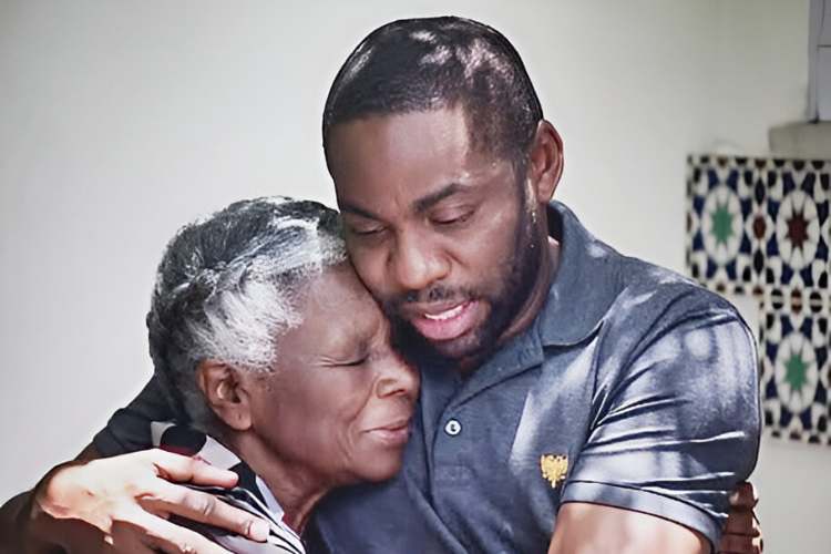 Lázaro Ramos lamenta morte da Diva Guimarães, professora que emocionou a Flip, aos 85 anos: “Estou triste”