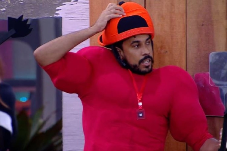BBB25: Maike atende o Big Fone, garante imunidade e coloca dupla no Paredão; confira qual