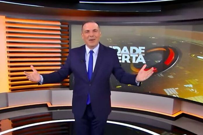 Reinaldo Gottino Reinaldo Gottino na estreia do Cidade Alerta (Reprodução: Record)