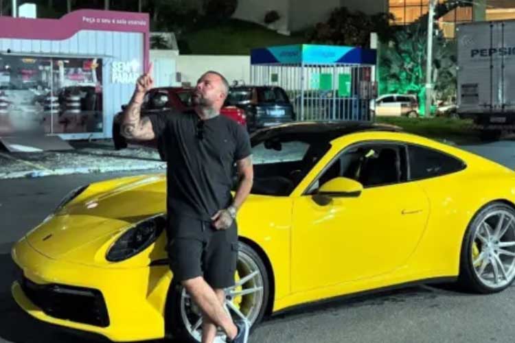 Influenciador morre durante sessão de tatuagem em SC