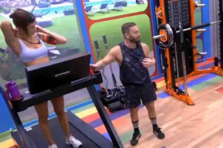 BBB25: Vitória Strada e Diego Hypólito fazem algo proibido e levam bronca da produção do reality