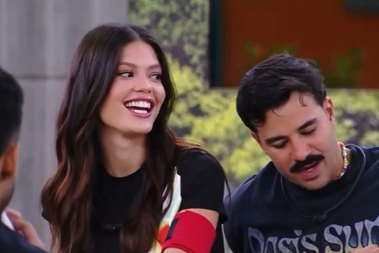 BBB25: Vitória Strada revela acordo que fez com o namorado antes do reality: “posso dar um selinho?”