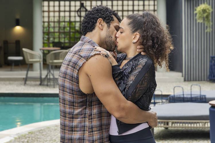 Volta Por Cima: Chico beija Cacá