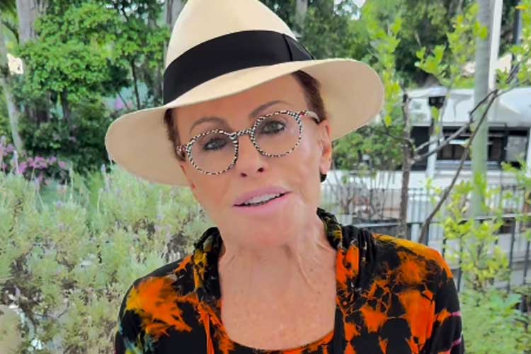 Ana Maria Braga se pronuncia após ser picada por escorpião: ‘Pisei onde não devia’