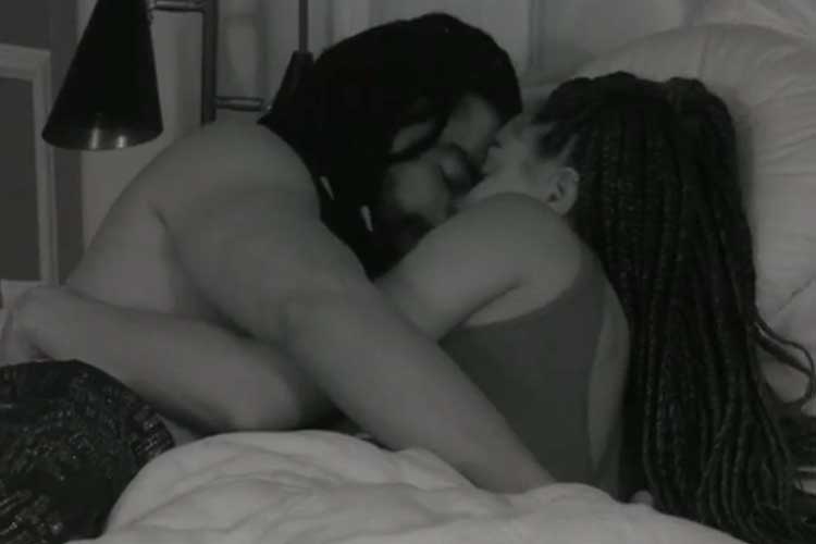 BBB25: Novo casal? O clima esquenta e brothers fazem temperatura subir debaixo do edredom