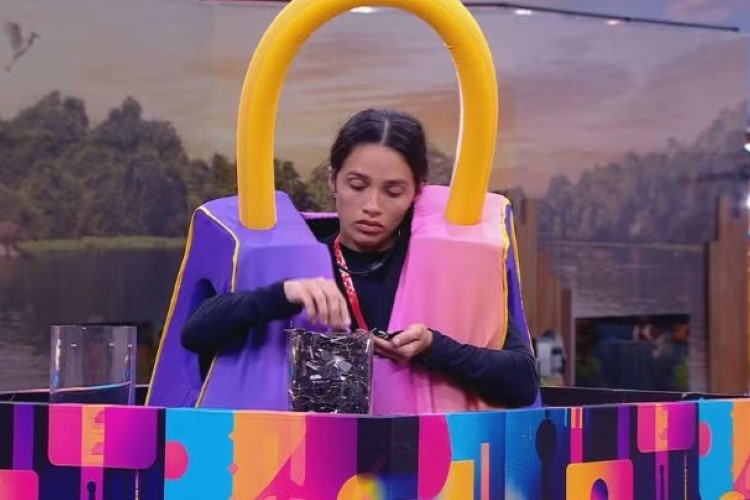 BBB25: Eva é trancada em caixa durante Castigo do Monstro e público se divide