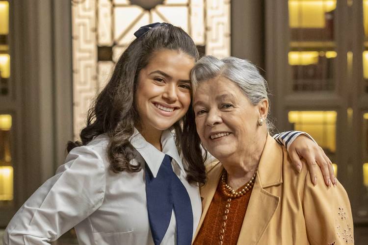 Garota do Momento: Bia acolhe Arlete