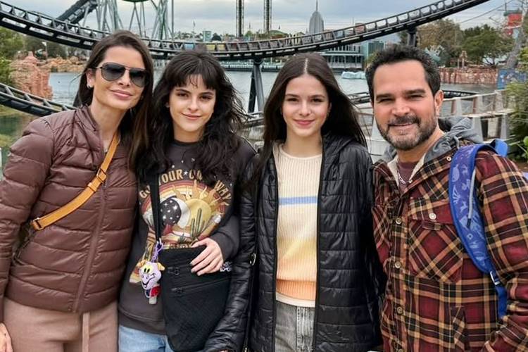 Luciano Camargo comemora os 15 anos das filhas gêmeas: “Esse marco lindo chegou”