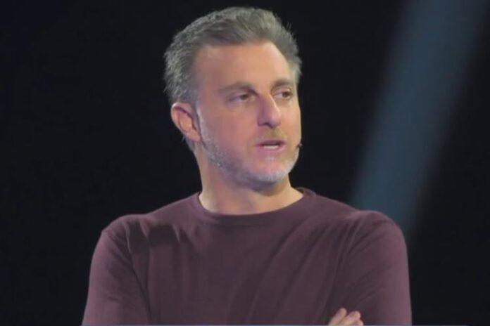 Luciano Huck no The Wall Luciano Huck no The Wall. (Foto: reprodução/Globo)