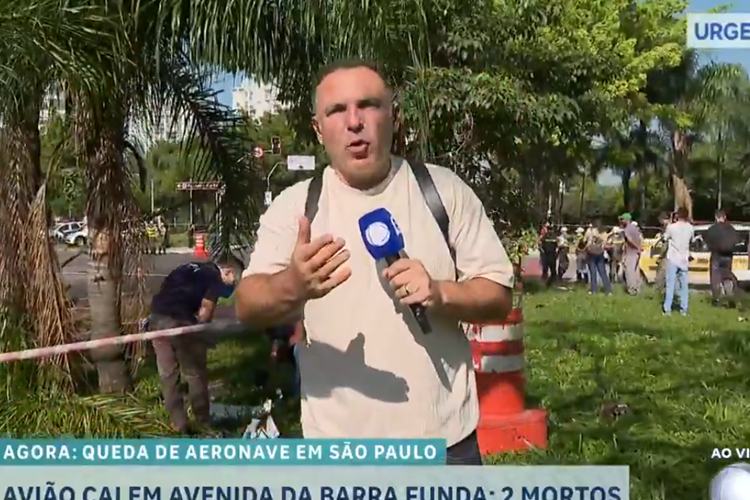 Record coloca Reinaldo Gottino para cobrir queda de avião e notícia dada choca telespectadores
