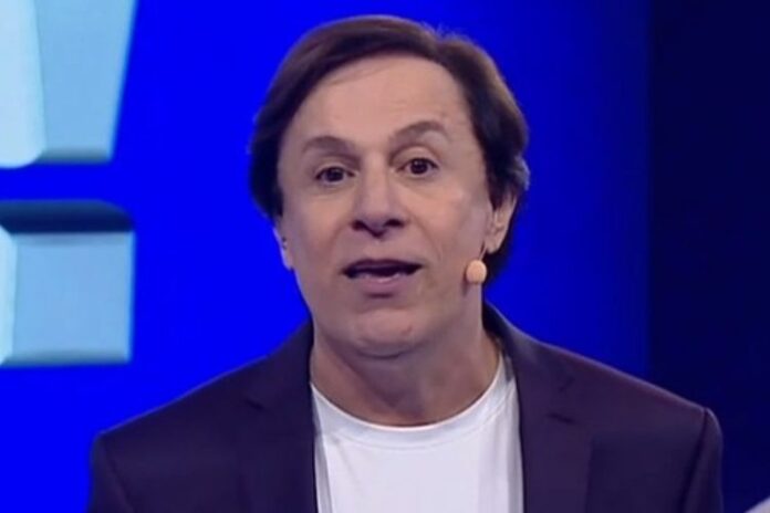 Tom Cavalcante Tom Cavalcante é apresentador do Acerte ou Caia, da Record (Reprodução: Record)