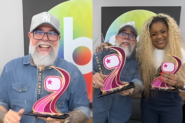 Esquilo e Cariúcha com o Troféu Esquilo e Cariúcha com o Troféu