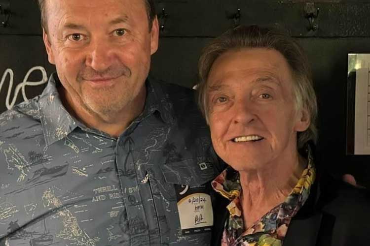 Morre Joey Molland, guitarrista do Badfinger, aos 77 anos