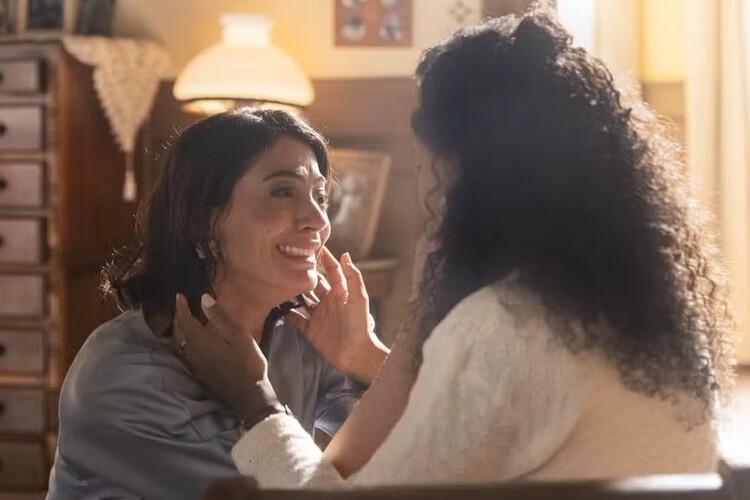 Clarice Beatriz Garota do Momento Clarice (Carol Castro) e Beatriz (Duda Santos) em Garota do Momento
