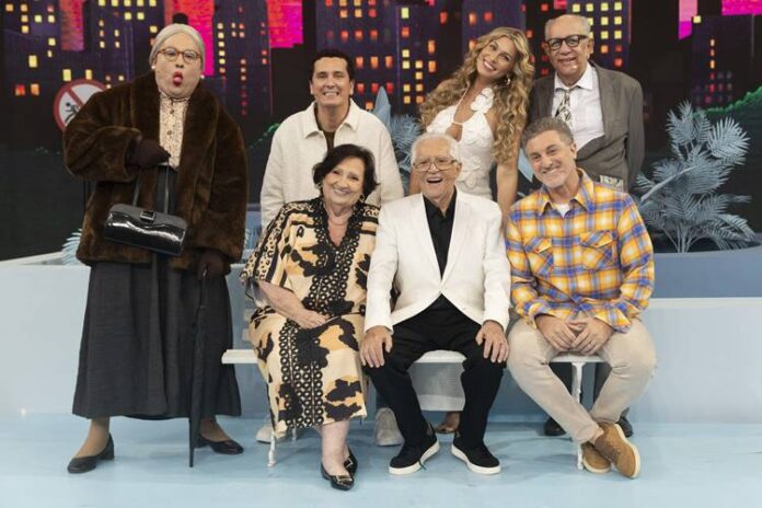 Domingão homenageia Carlos Alberto