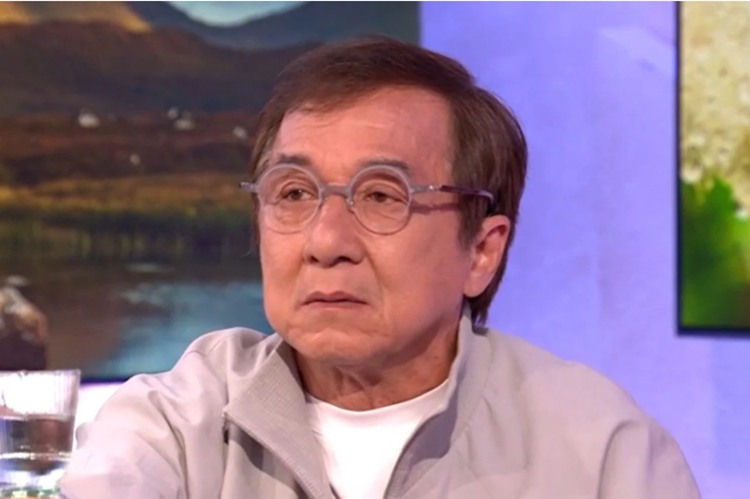 A pior notícia sobre Jackie Chan é confirmada e deixa fãs em pura tristeza