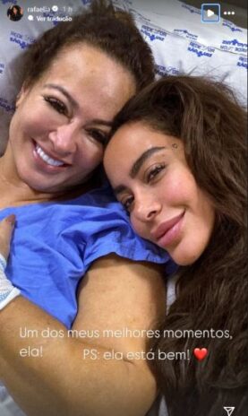 Post de Rafaella ao lado da mãe (Reprodução: Instagram)