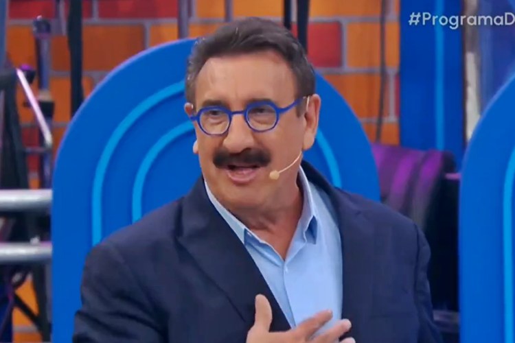 Ratinho revela que intercedeu por jornalista do SBT após mudanças na emissora
