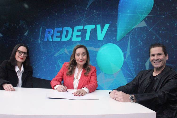 Sonia Abrão renova contrato com a RedeTV! por mais quatro anos